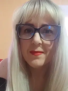 Snapshot of Amelialove42 chatting on 11-14-25, 11:20 Amelialove42 online show from 11-14-25, 11:20