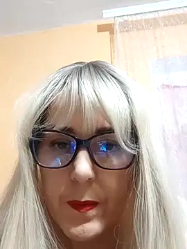 Snapshot of Amelialove42 chatting on 11-16-25, 04:23 Amelialove42 online show from 11-16-25, 04:23