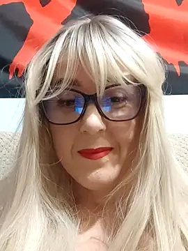 Snapshot of Amelialove42 chatting on 11-19-25, 06:30 Amelialove42 online show from 11-19-25, 06:30