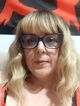 Amelialove42 online show from 04-15-26, 07:32