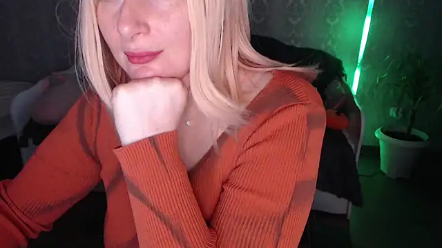 Snapshot of Yummy_Gloria chatting on 11-28-25, 06:27 Yummy Gloria online show from 11-28-25, 06:27