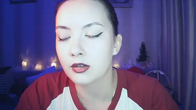 Snapshot of MoodieMira chatting on 01-15-26, 07:50 MoodieMira online show from 01-15-26, 07:50