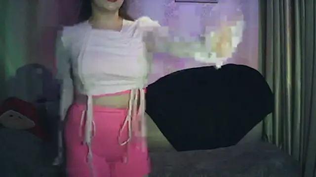 MoodieMira online show from 04-15-26, 05:31