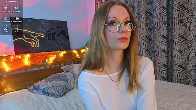 Snapshot of Edlin_gail chatting on 11-12-25, 02:23 Edlin gail online show from 11-12-25, 02:23