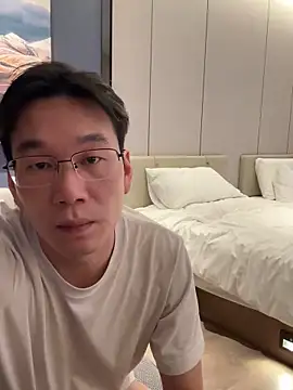 Snapshot of zhenzhen666 chatting on 11-09-25, 01:42 zhenzhen666 online show from 11-09-25, 01:42