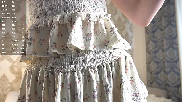 Snapshot of summer_flame chatting on 10-19-25, 06:25 summer flame online show from 10-19-25, 06:25