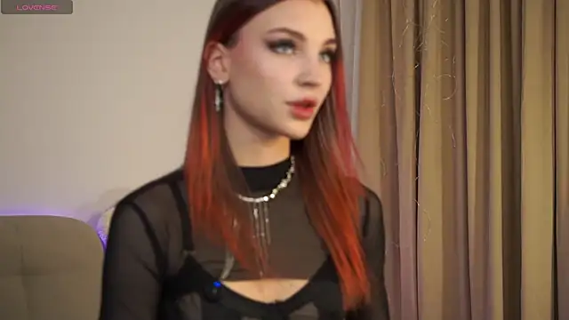 Snapshot of beckymadsons chatting on 10-12-25, 03:11 beckymadsons online show from 10-12-25, 03:11