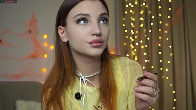 Snapshot of beckymadsons chatting on 11-19-25, 01:11 beckymadsons online show from 11-19-25, 01:11