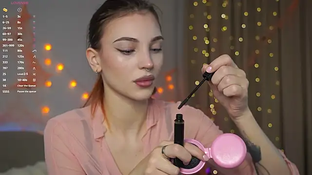 Snapshot of beckymadsons chatting on 12-02-25, 11:15 beckymadsons online show from 12-02-25, 11:15