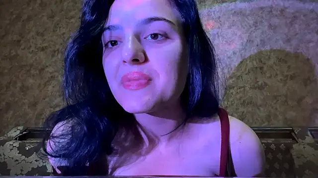 Snapshot of Babis_girlsss chatting on 10-23-25, 07:18 Babis girlsss online show from 10-23-25, 07:18