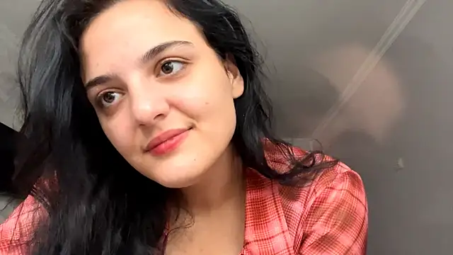 Snapshot of Babis_girlsss chatting on 11-11-25, 09:42 Babis girlsss online show from 11-11-25, 09:42