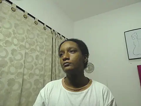 Snapshot of millysweetass chatting on 10-22-25, 02:17 millysweetass online show from 10-22-25, 02:17