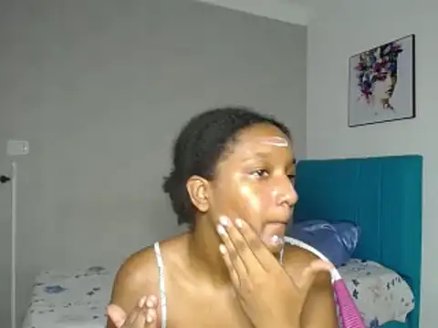 Snapshot of millysweetass chatting on 11-07-25, 02:28 millysweetass online show from 11-07-25, 02:28