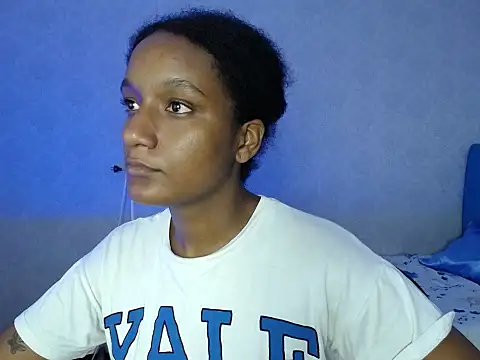 Snapshot of millysweetass chatting on 11-11-25, 01:44 millysweetass online show from 11-11-25, 01:44