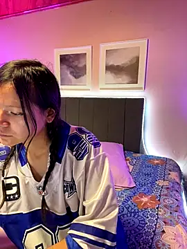 Ninfa pink online show from 10-18-25, 07:14