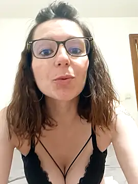 Snapshot of labellerose chatting on 10-30-25, 05:46 labellerose online show from 10-30-25, 05:46