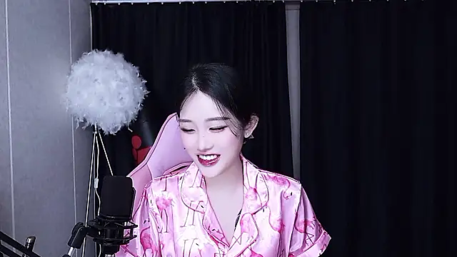 Snapshot of MISA_02 chatting on 10-21-25, 12:06 MISA 02 online show from 10-21-25, 12:06