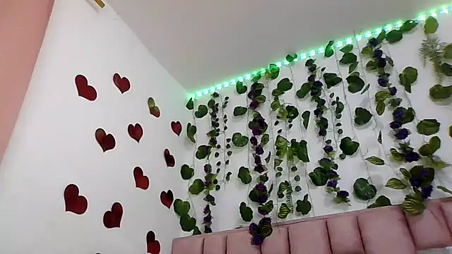 Snapshot of abby_moss_2 chatting on 04-19-26, 06:10 abby moss 2 online show from 04-19-26, 06:10
