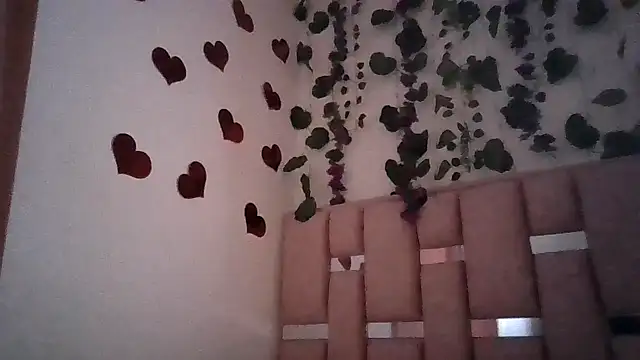 Snapshot of abby_moss_2 chatting on 04-24-26, 12:40 abby moss 2 online show from 04-24-26, 12:40