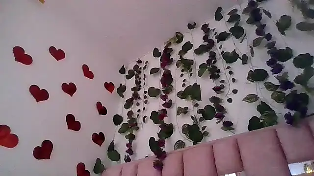 Snapshot of abby_moss_2 chatting on 04-29-26, 12:42 abby moss 2 online show from 04-29-26, 12:42