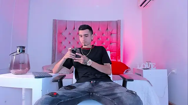 Ethan Boy  online show from 10-16-25, 07:59