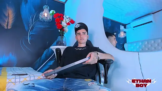 Ethan Boy  online show from 12-22-25, 07:11