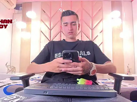 Ethan Boy  online show from 02-21-26, 08:32