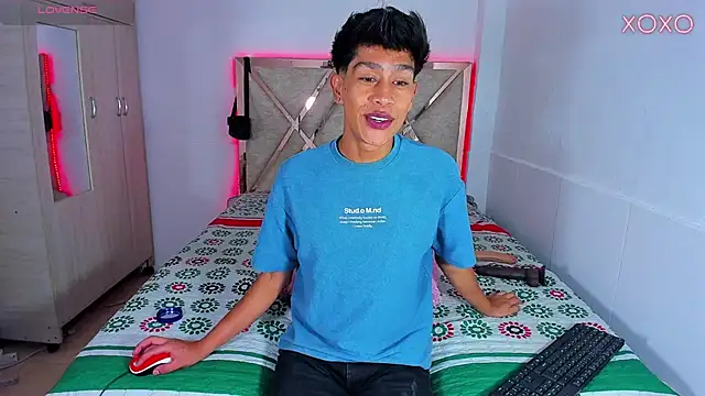 Jacovo2002 online show from 10-20-25, 05:24