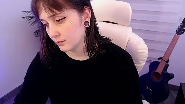 Snapshot of Fallenag666 chatting on 11-24-25, 11:48 Fallenag666 online show from 11-24-25, 11:48