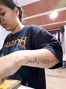 Snapshot of harper_ks chatting on 11-19-25, 04:18 harper ks online show from 11-19-25, 04:18