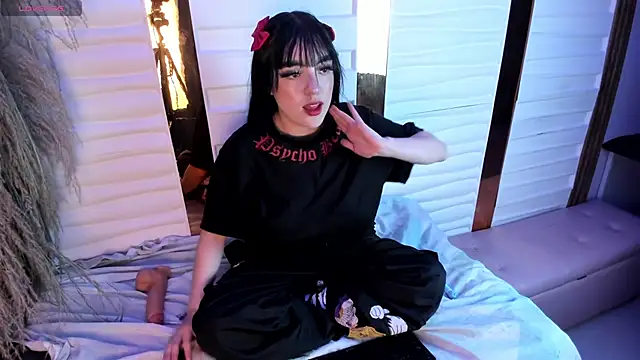 Snapshot of bubble__angel__ chatting on 11-18-25, 11:58 bubble angel online show from 11-18-25, 11:58