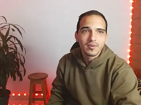 Snapshot of Maax3023 chatting on 10-13-25, 01:11 Maax3023 online show from 10-13-25, 01:11