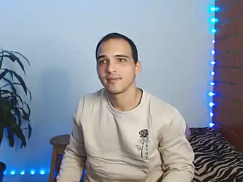 Snapshot of Maax3023 chatting on 10-24-25, 01:07 Maax3023 online show from 10-24-25, 01:07