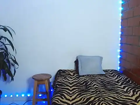 Snapshot of Maax3023 chatting on 11-01-25, 04:53 Maax3023 online show from 11-01-25, 04:53