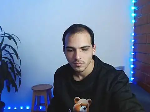 Snapshot of Maax3023 chatting on 11-06-25, 06:31 Maax3023 online show from 11-06-25, 06:31