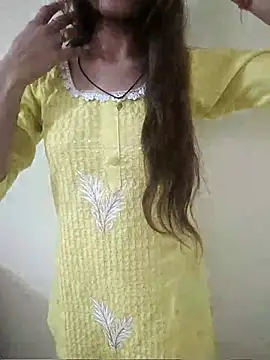 Snapshot of Khushi_rani chatting on 12-15-25, 04:17 Khushi rani online show from 12-15-25, 04:17