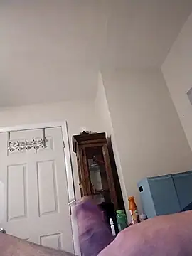 Snapshot of shyguy8569 chatting on 11-21-25, 11:03 shyguy8569 online show from 11-21-25, 11:03