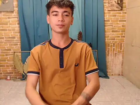 boy raphael online show from 10-10-25, 10:25