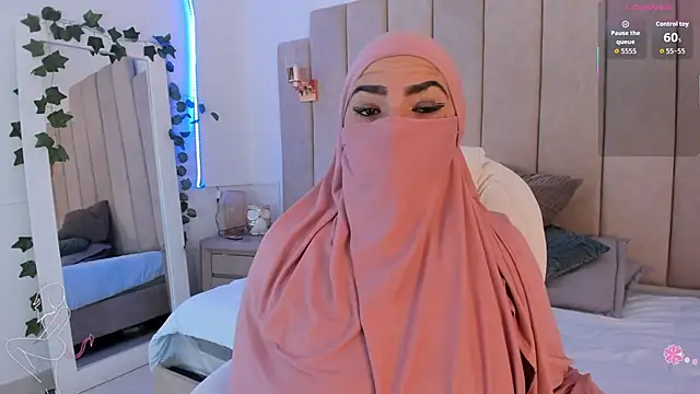  naylaa  online show from 01-07-26, 02:47