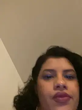 Snapshot of Biaaxxxsexy chatting on 10-28-25, 07:05 Biaaxxxsexy online show from 10-28-25, 07:05