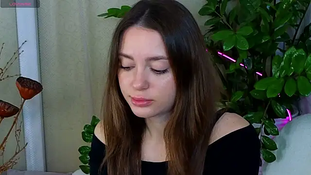 JulliRoss online show from 10-24-25, 05:15