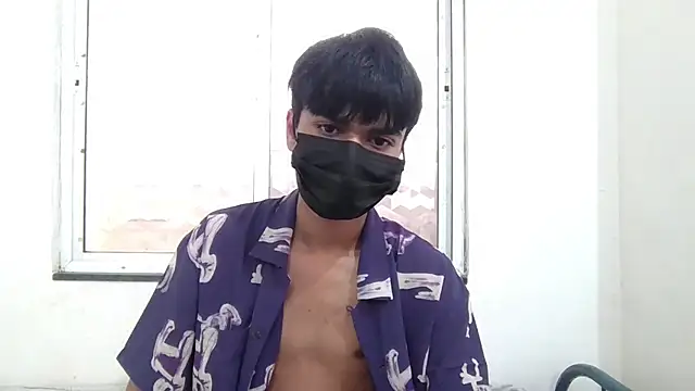 Snapshot of lil-twink19 chatting on 10-17-25, 04:48 lil-twink19 online show from 10-17-25, 04:48