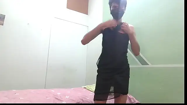 Snapshot of lil-twink19 chatting on 10-23-25, 10:47 lil-twink19 online show from 10-23-25, 10:47