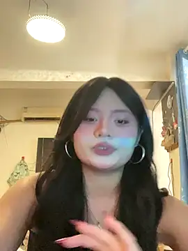 Snapshot of lan-xinh1 chatting on 10-15-25, 11:32 lan-xinh1 online show from 10-15-25, 11:32