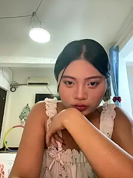 Snapshot of lan-xinh1 chatting on 10-18-25, 07:14 lan-xinh1 online show from 10-18-25, 07:14