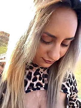 Snapshot of SinfulLovers33 chatting on 11-01-25, 11:45 SinfulLovers33 online show from 11-01-25, 11:45