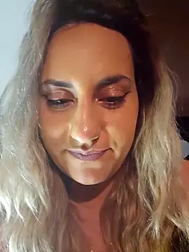 Snapshot of SinfulLovers33 chatting on 11-28-25, 05:37 SinfulLovers33 online show from 11-28-25, 05:37