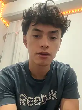 Snapshot of AlessiaLuxx chatting on 11-30-25, 12:14 AlessiaLuxx online show from 11-30-25, 12:14