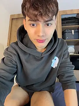 Snapshot of santi_Rush chatting on 10-23-25, 11:14 santi Rush online show from 10-23-25, 11:14