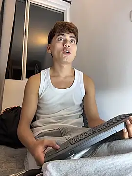 Snapshot of santi_Rush chatting on 11-22-25, 12:53 santi Rush online show from 11-22-25, 12:53